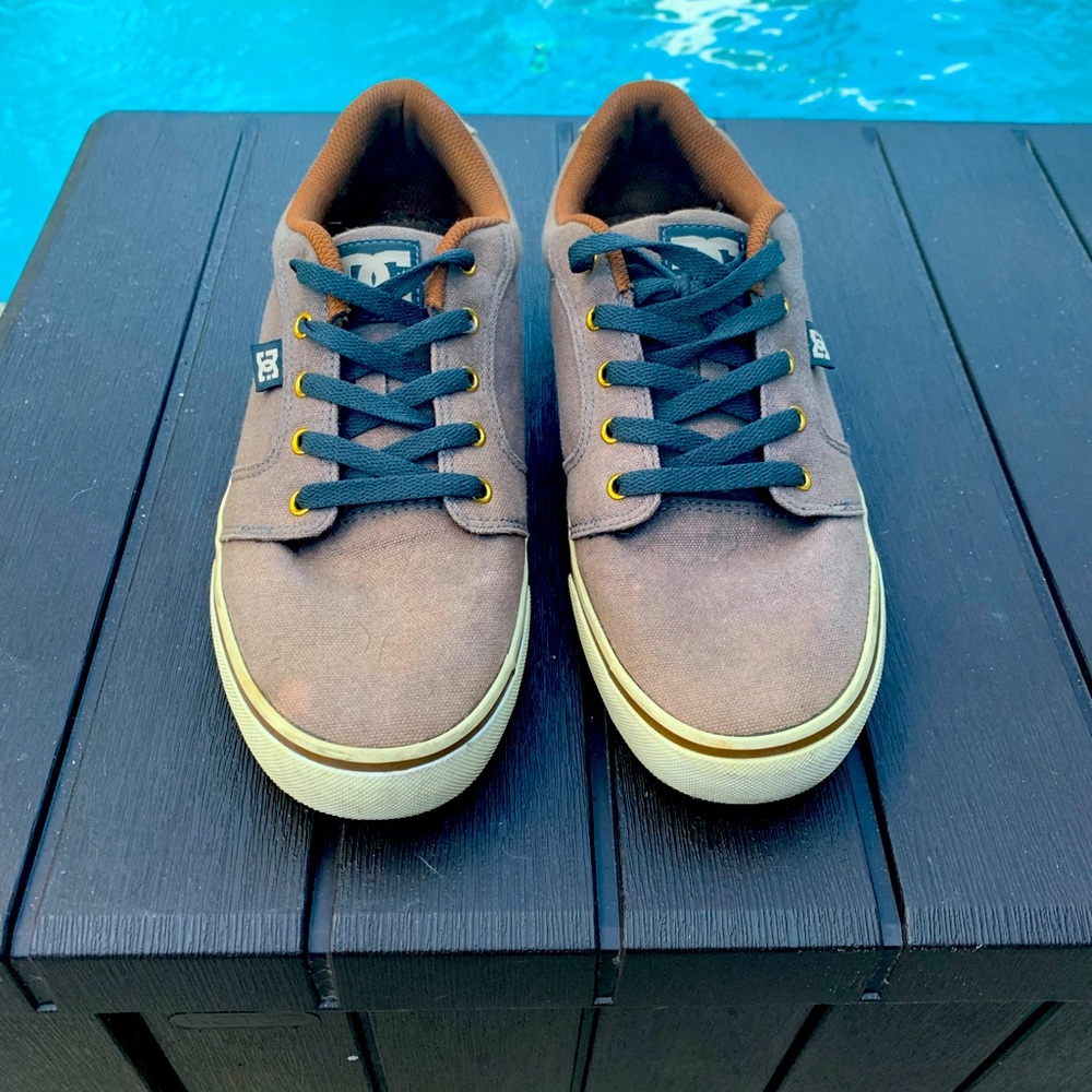 Mens gray DC shoes size 10